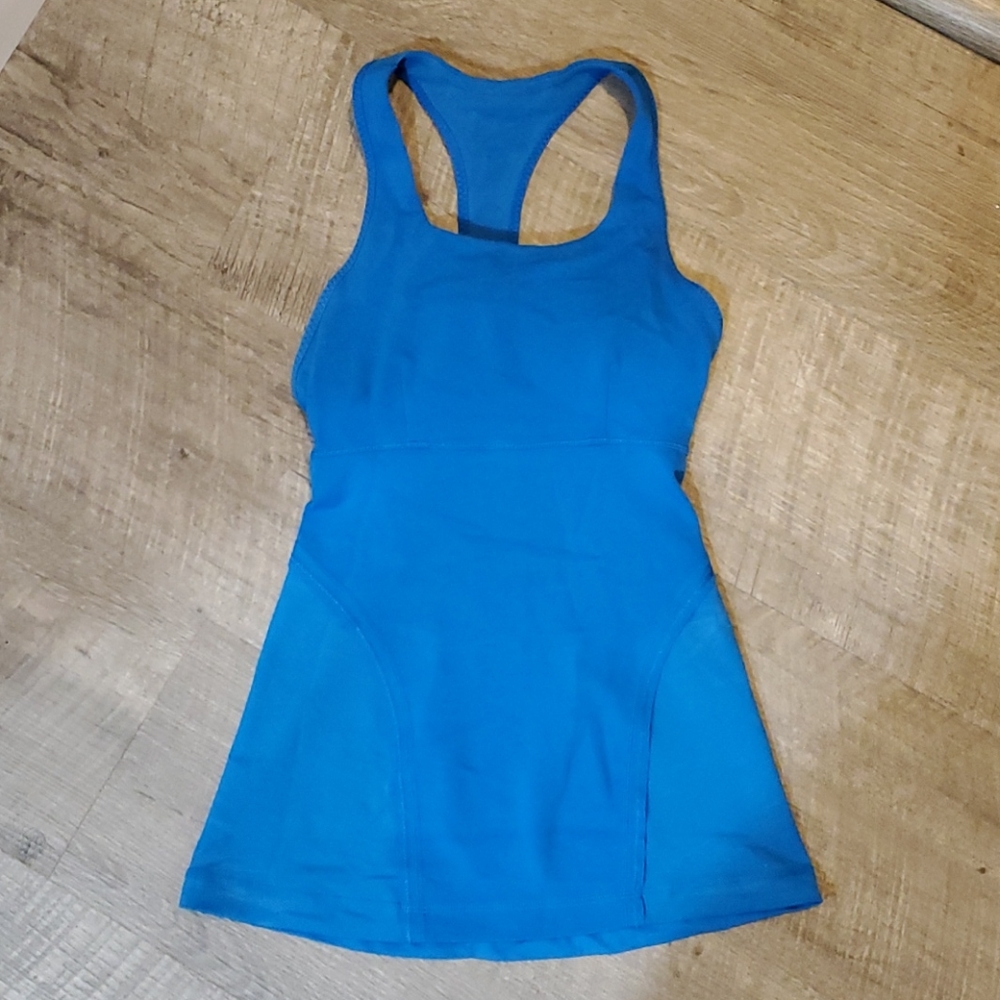 Lululemon blue tank, padded